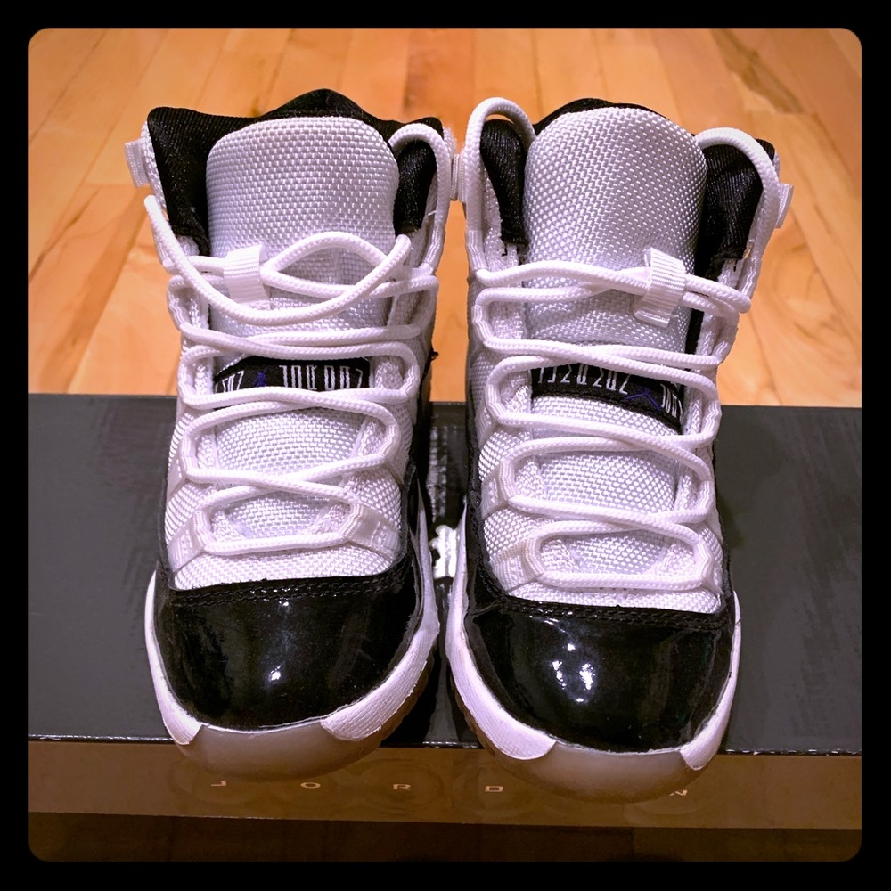 Jordan 11 retro concord little kids size 12